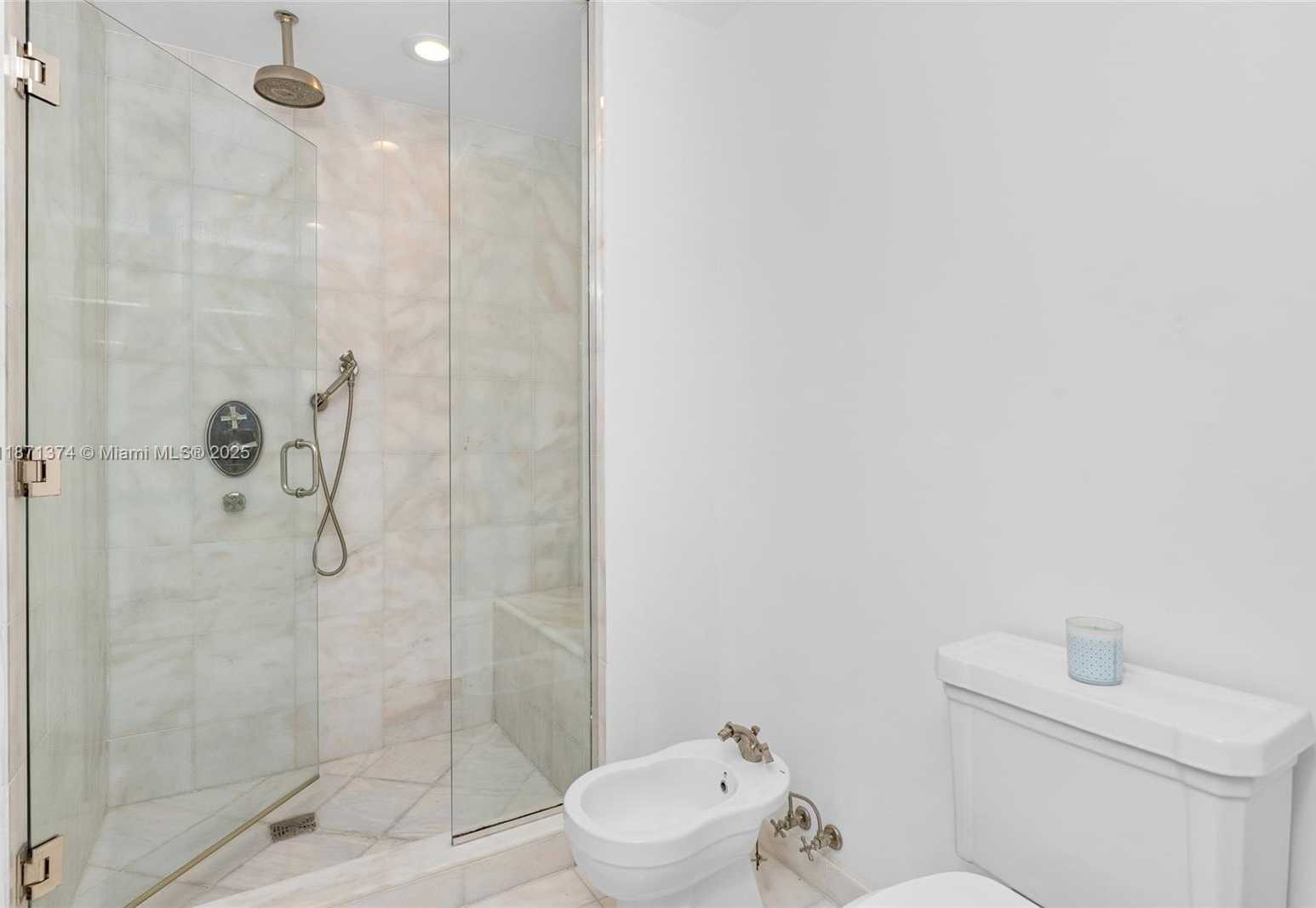 Small Image of 50 SOUTH POINTE DR #1005, Miami Beach Number 18
