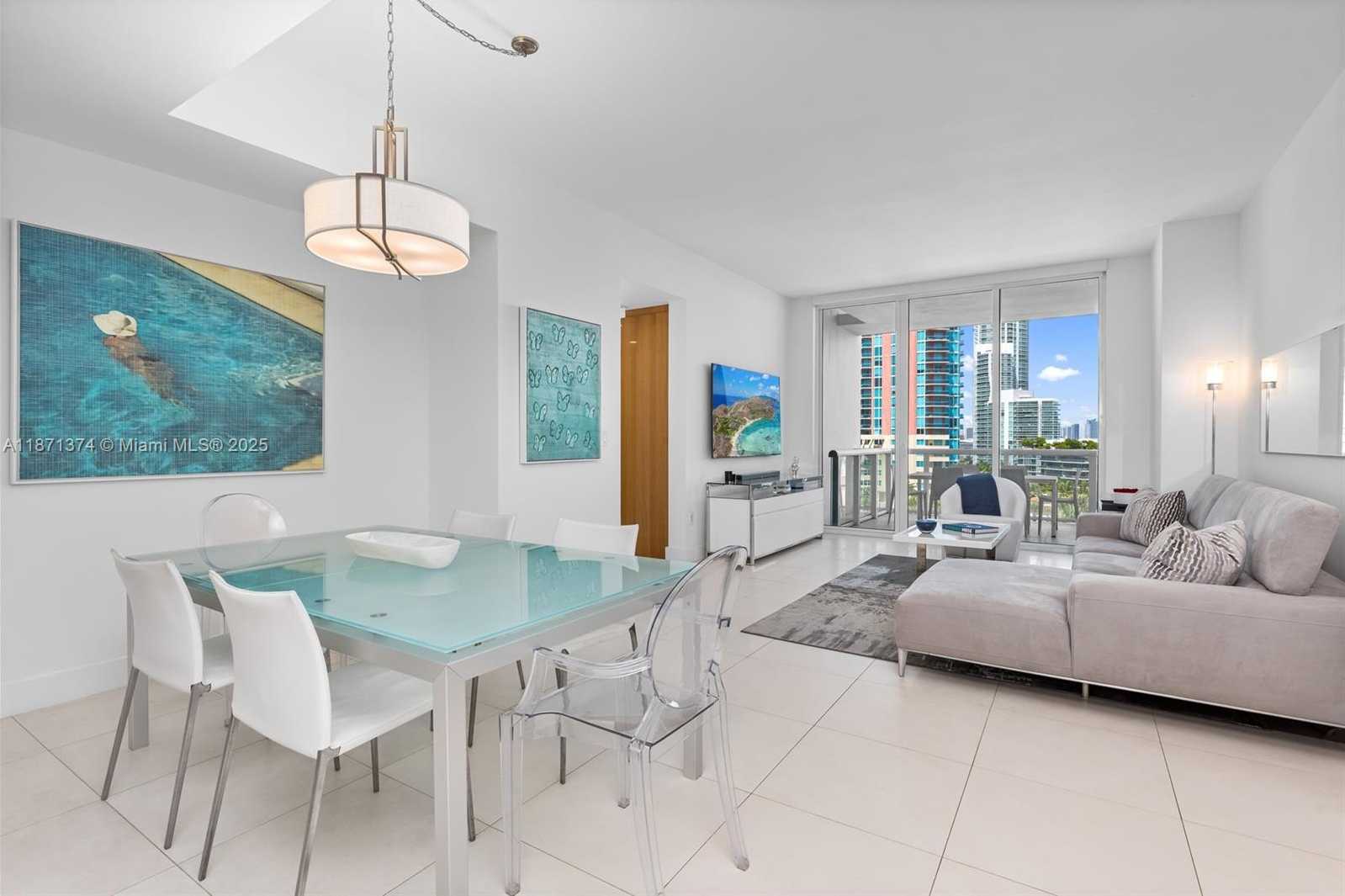 Small Image of 50 SOUTH POINTE DR #1005, Miami Beach Number 3