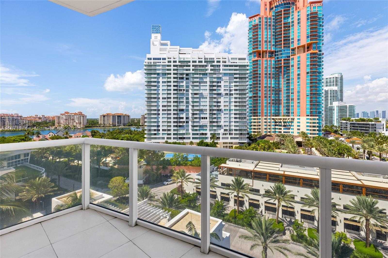 Small Image of 50 SOUTH POINTE DR #1005, Miami Beach Number 32