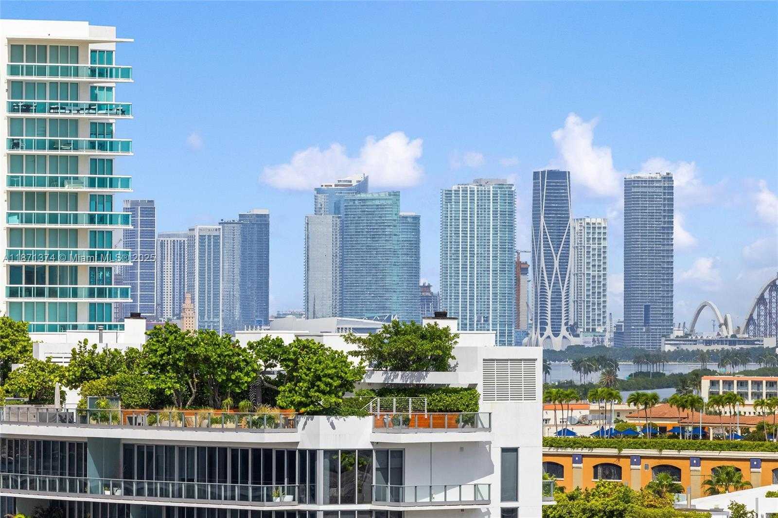Small Image of 50 SOUTH POINTE DR #1005, Miami Beach Number 33