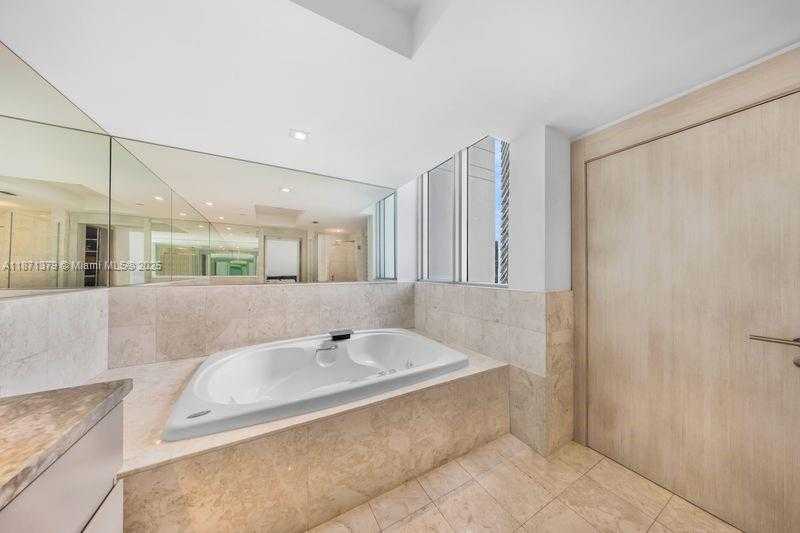 Small Image of 1331 BRICKELL BAY DR #1602, Miami Number 30