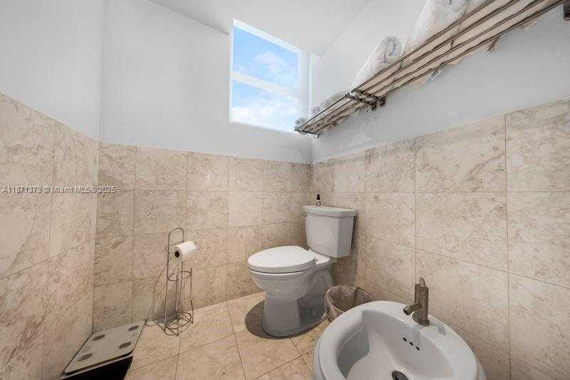 Small Image of 1331 BRICKELL BAY DR #1602, Miami Number 33