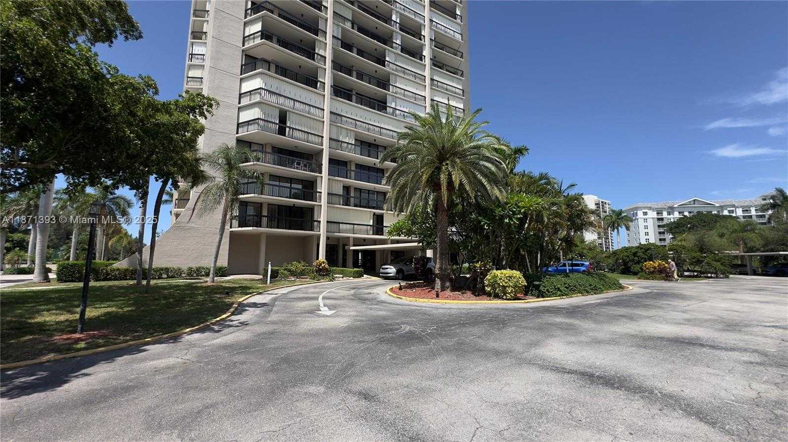 Small Image of 2425 PRESIDENTIAL WAY #203, West Palm Beach Number 34