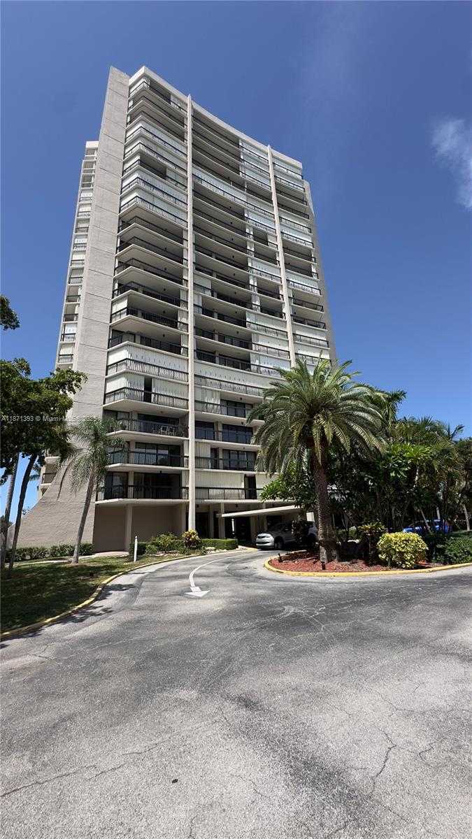 Small Image of 2425 PRESIDENTIAL WAY #203, West Palm Beach Number 35