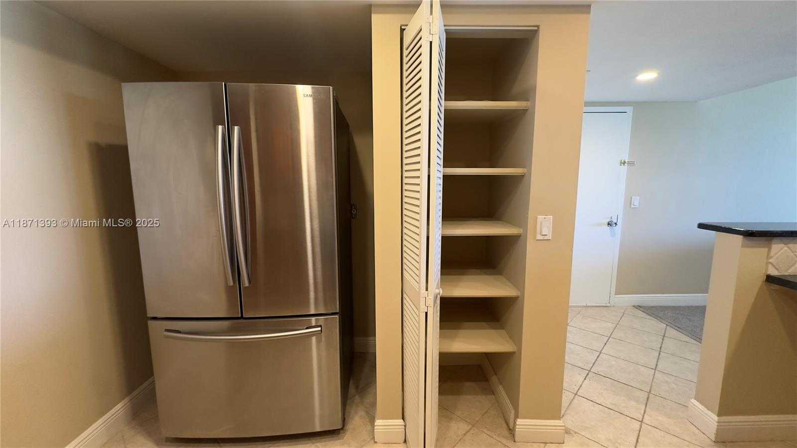 Small Image of 2425 PRESIDENTIAL WAY #203, West Palm Beach Number 4