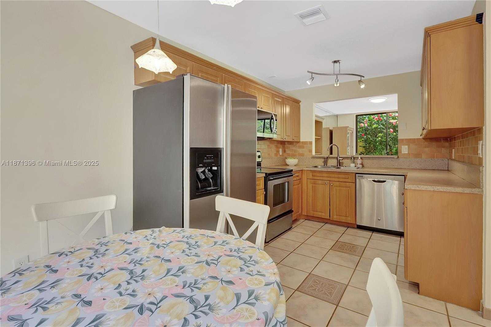 Small Image of 9845 COSTA DEL SOL BLVD #B-103, Doral Number 11