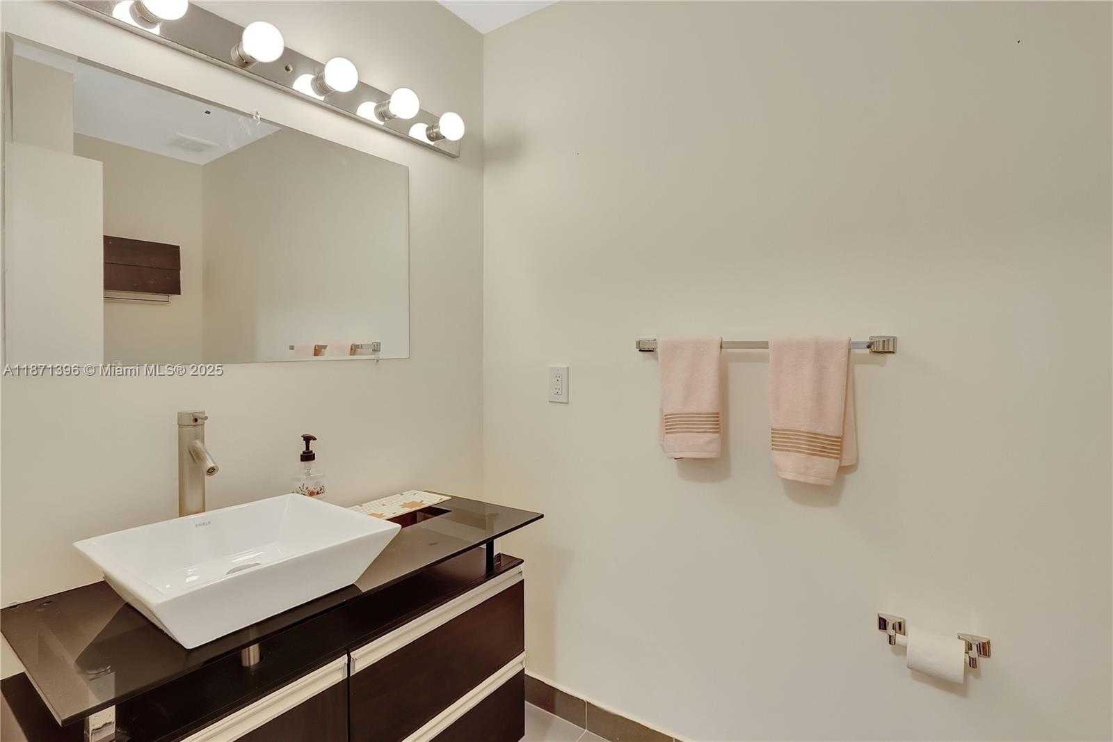 Small Image of 9845 COSTA DEL SOL BLVD #B-103, Doral Number 12