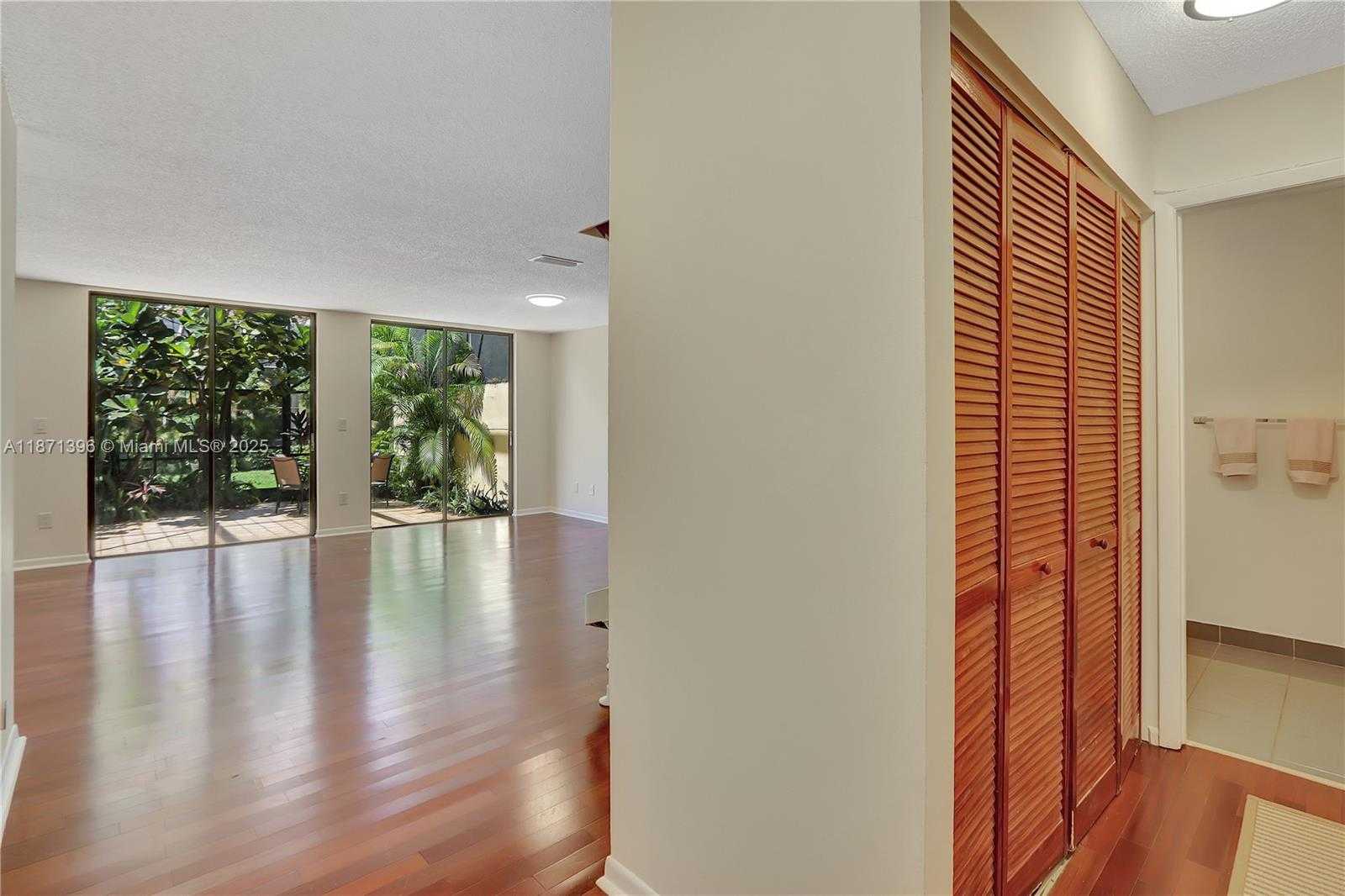 Small Image of 9845 COSTA DEL SOL BLVD #B-103, Doral Number 6