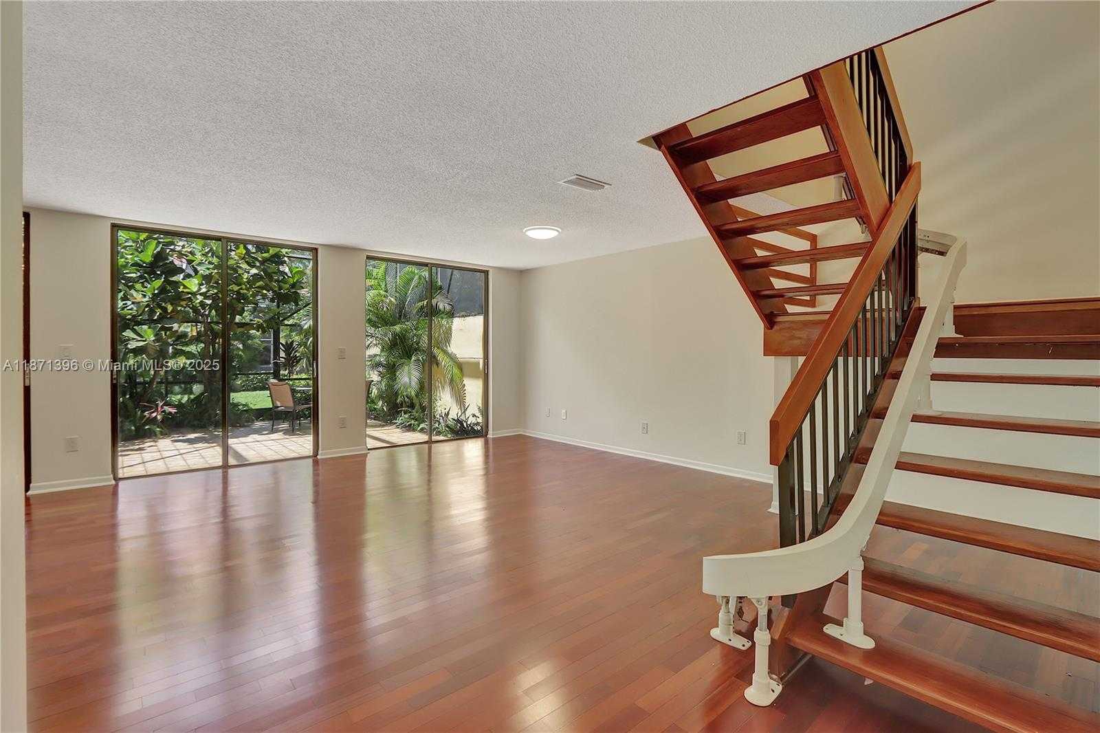 Small Image of 9845 COSTA DEL SOL BLVD #B-103, Doral Number 7