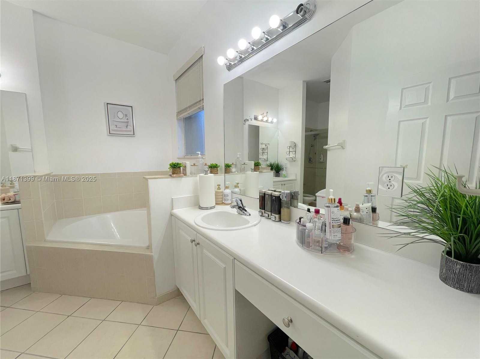 Small Image of 12958 SOUTH WEST 135TH ST, Miami Number 11