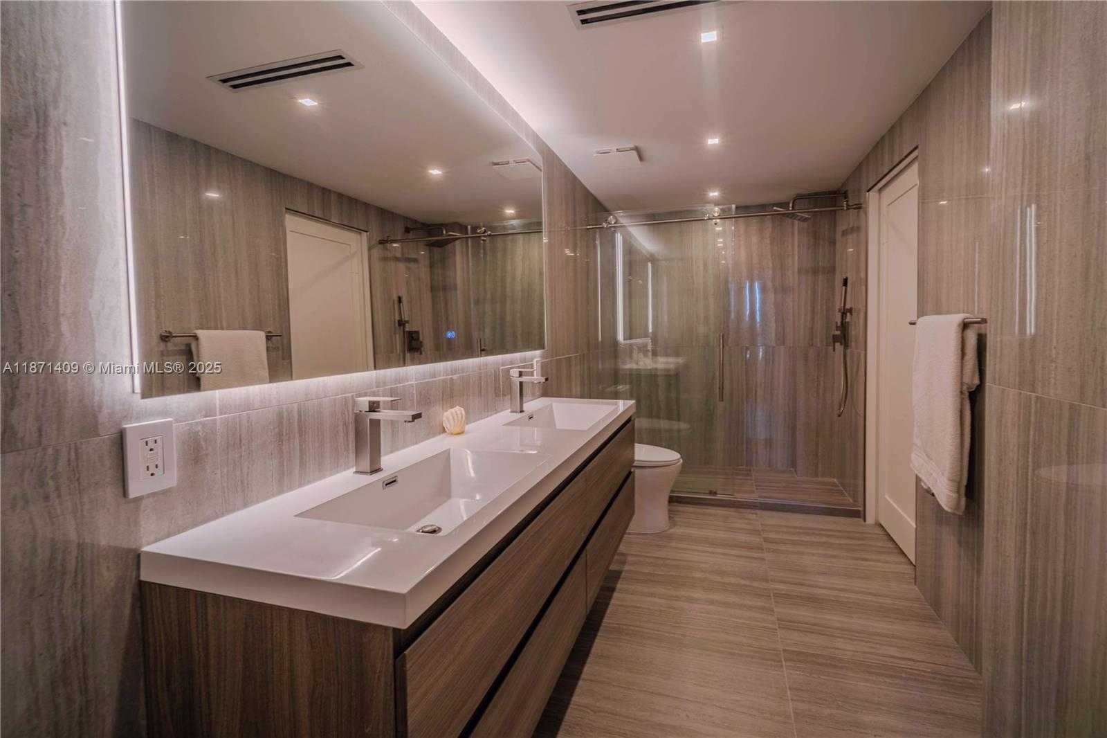 Small Image of 3 ISLAND AVE #09I, Miami Beach Number 18