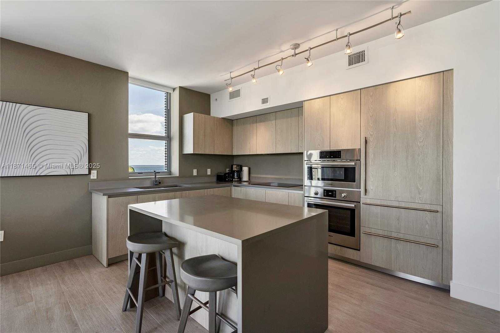 Small Image of 4010 SOUTH OCEAN DR #R2301, Hollywood Number 4