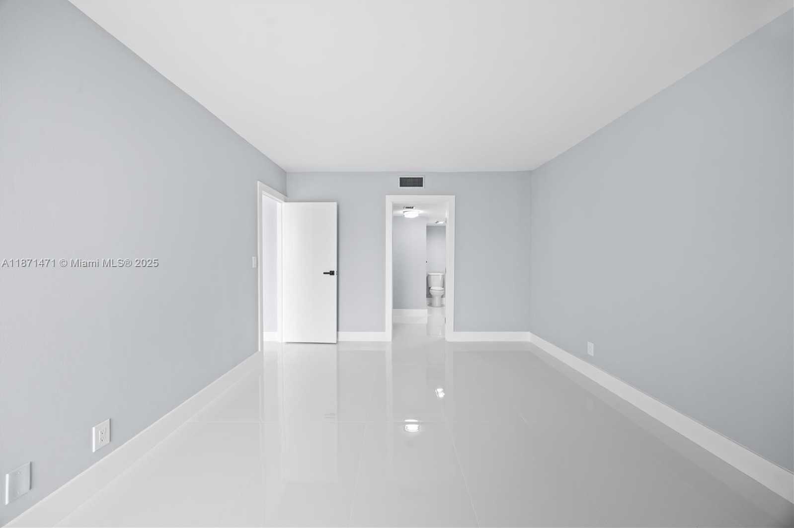 Small Image of 20335 E Country Club Dr, Aventura, FL 33180, USA Number 12