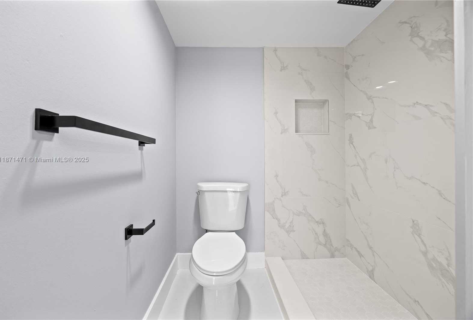Small Image of 20335 E Country Club Dr, Aventura, FL 33180, USA Number 14