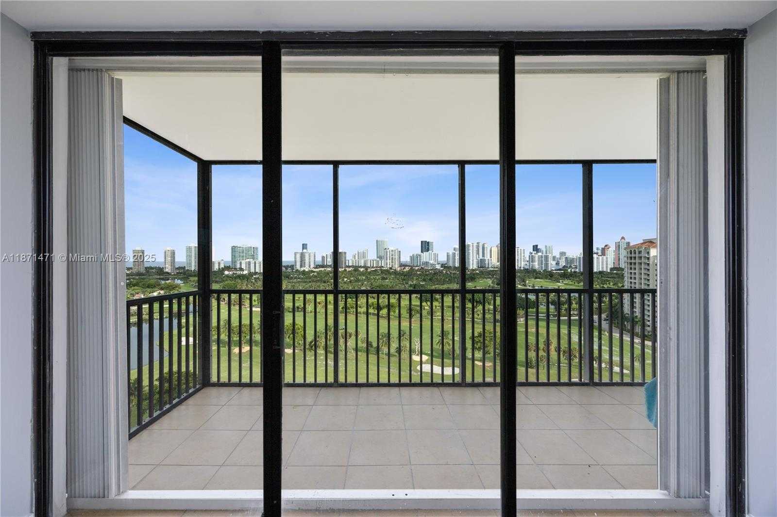 Small Image of 20335 E Country Club Dr, Aventura, FL 33180, USA Number 22