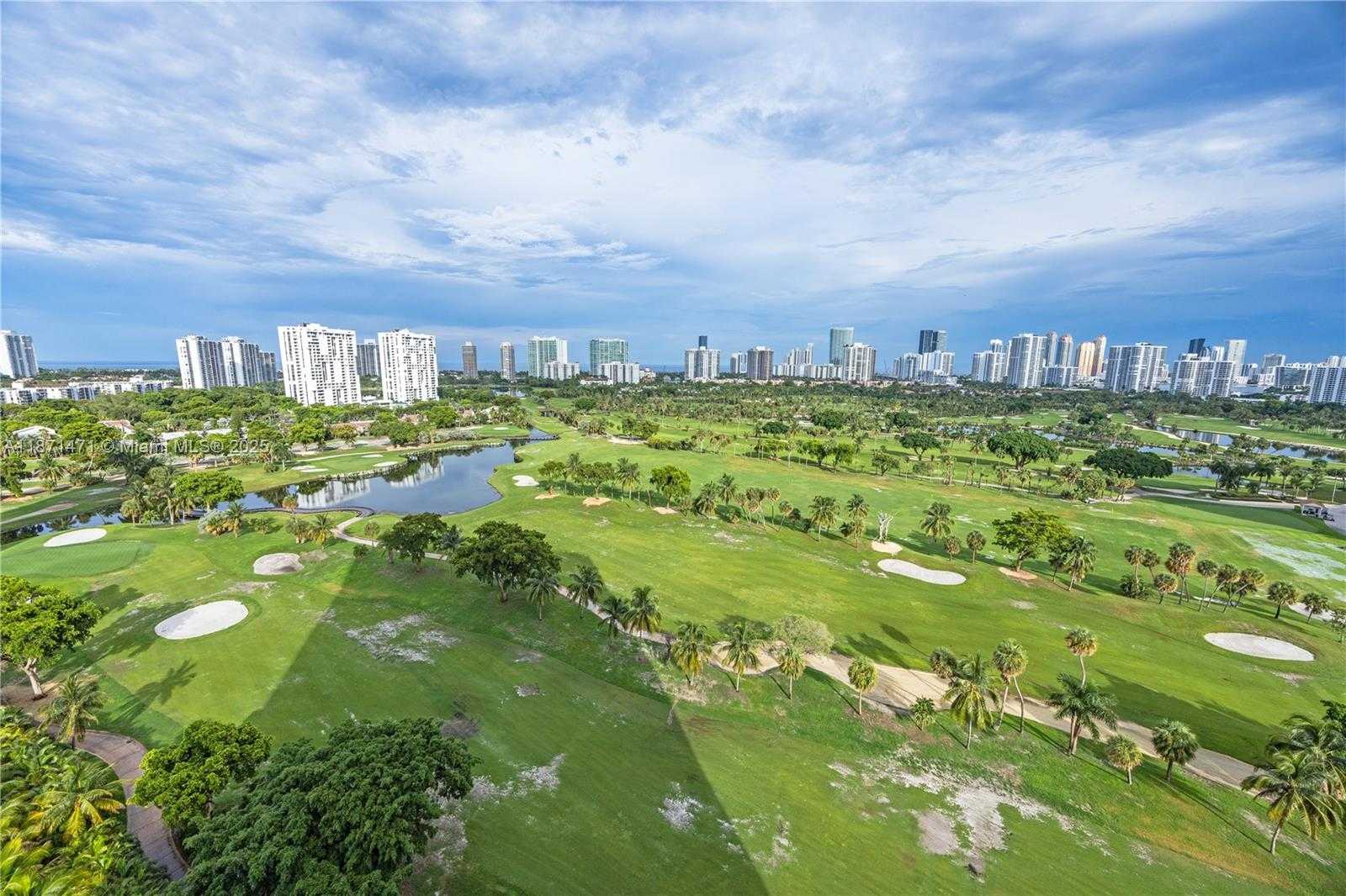 Small Image of 20335 E Country Club Dr, Aventura, FL 33180, USA Number 23