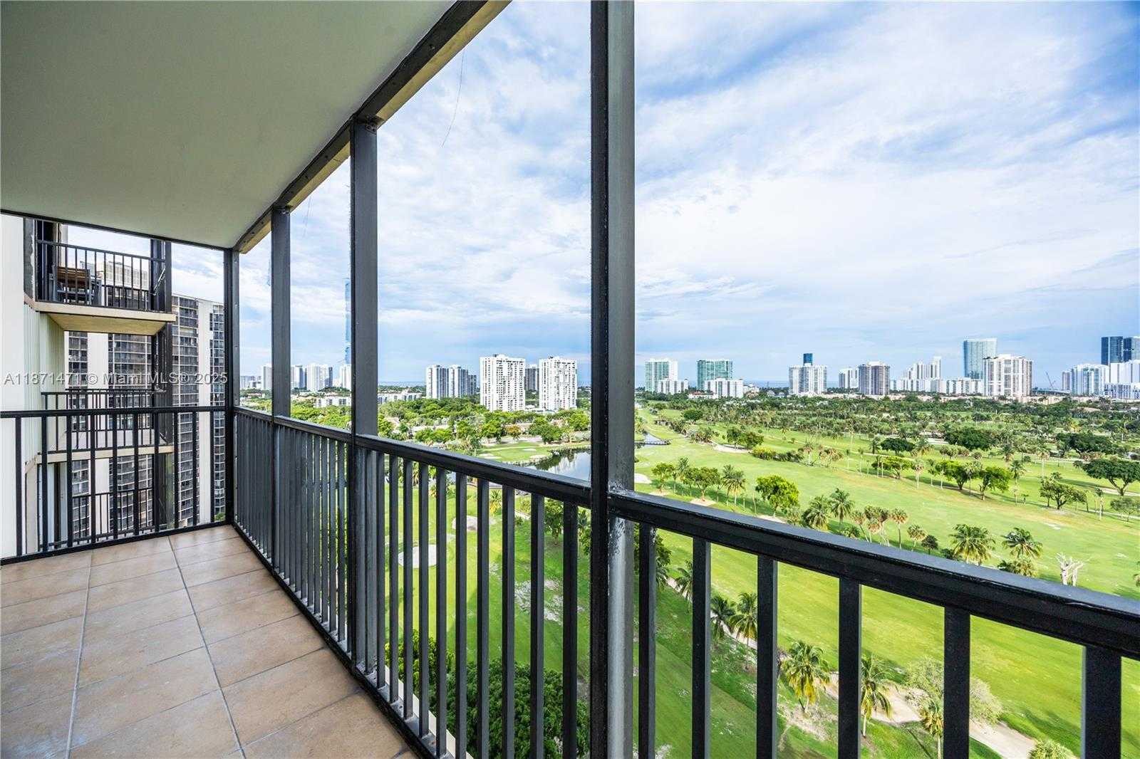 Small Image of 20335 E Country Club Dr, Aventura, FL 33180, USA Number 24