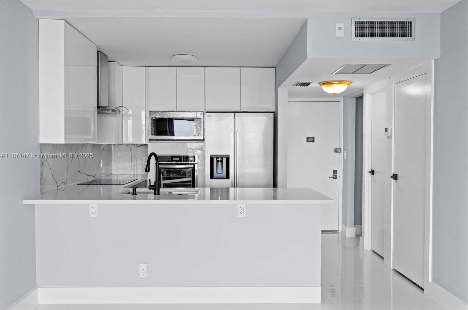 Small Image of 20335 E Country Club Dr, Aventura, FL 33180, USA Number 5