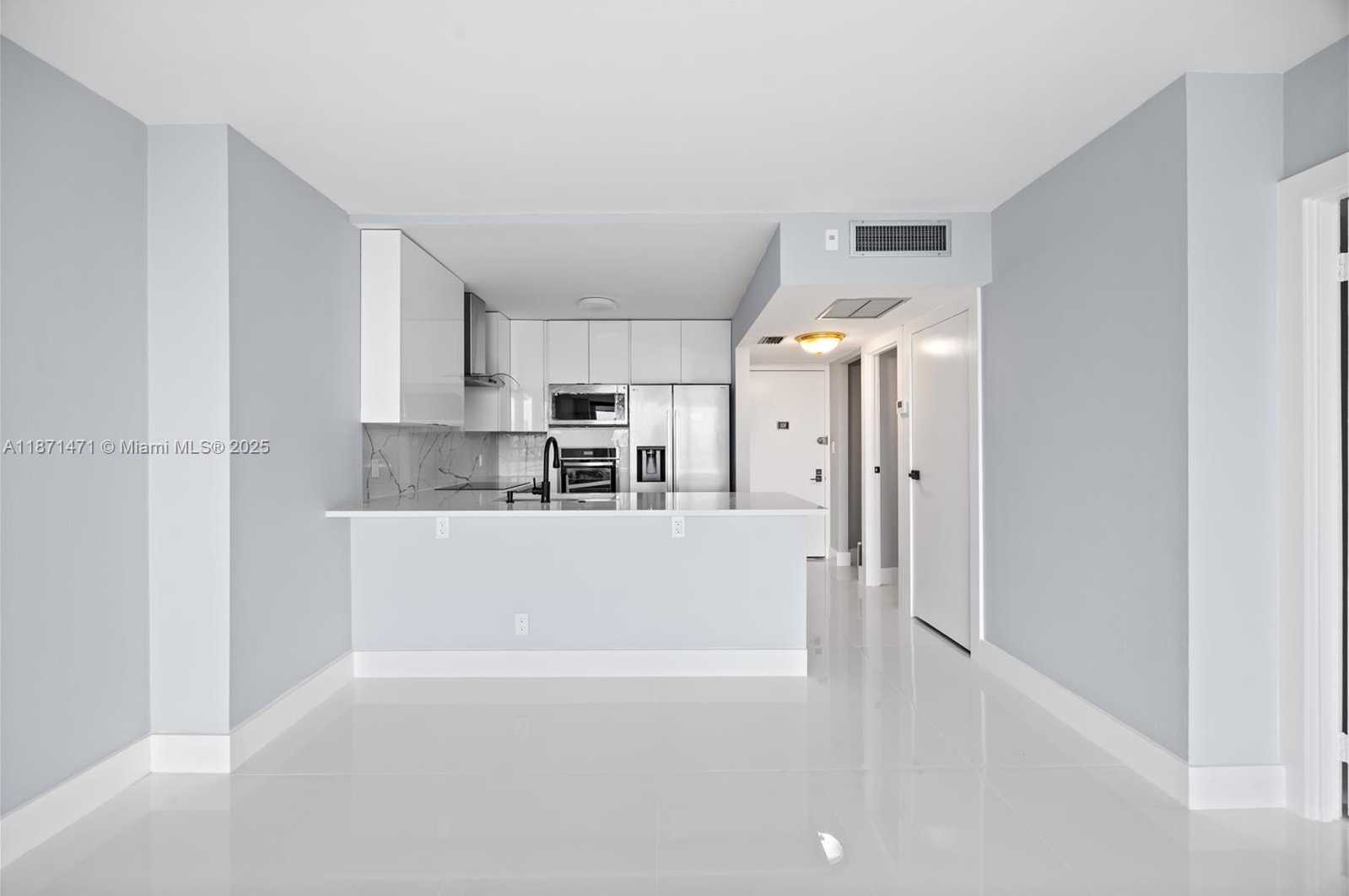 Small Image of 20335 E Country Club Dr, Aventura, FL 33180, USA Number 6