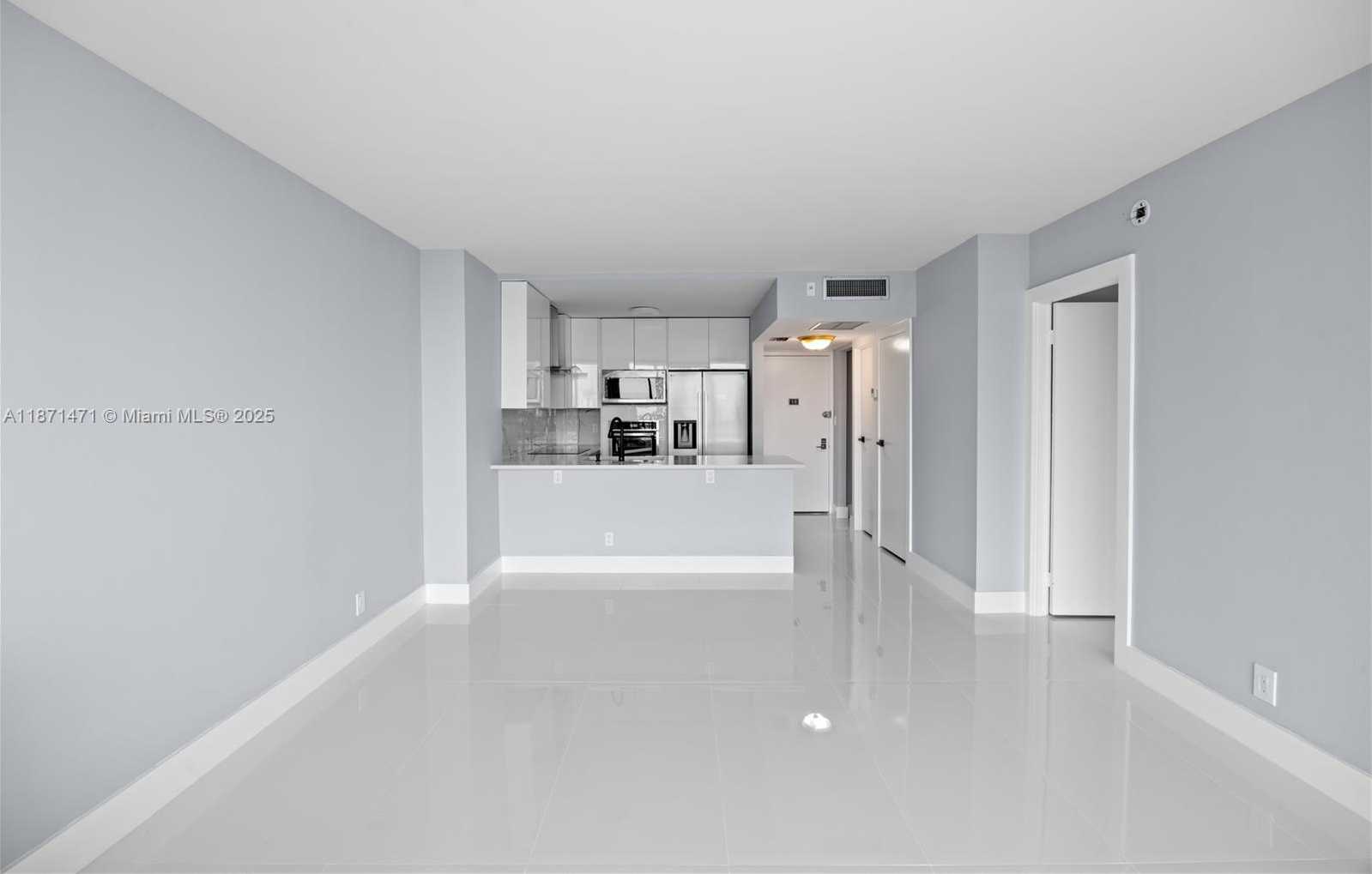 Small Image of 20335 E Country Club Dr, Aventura, FL 33180, USA Number 7