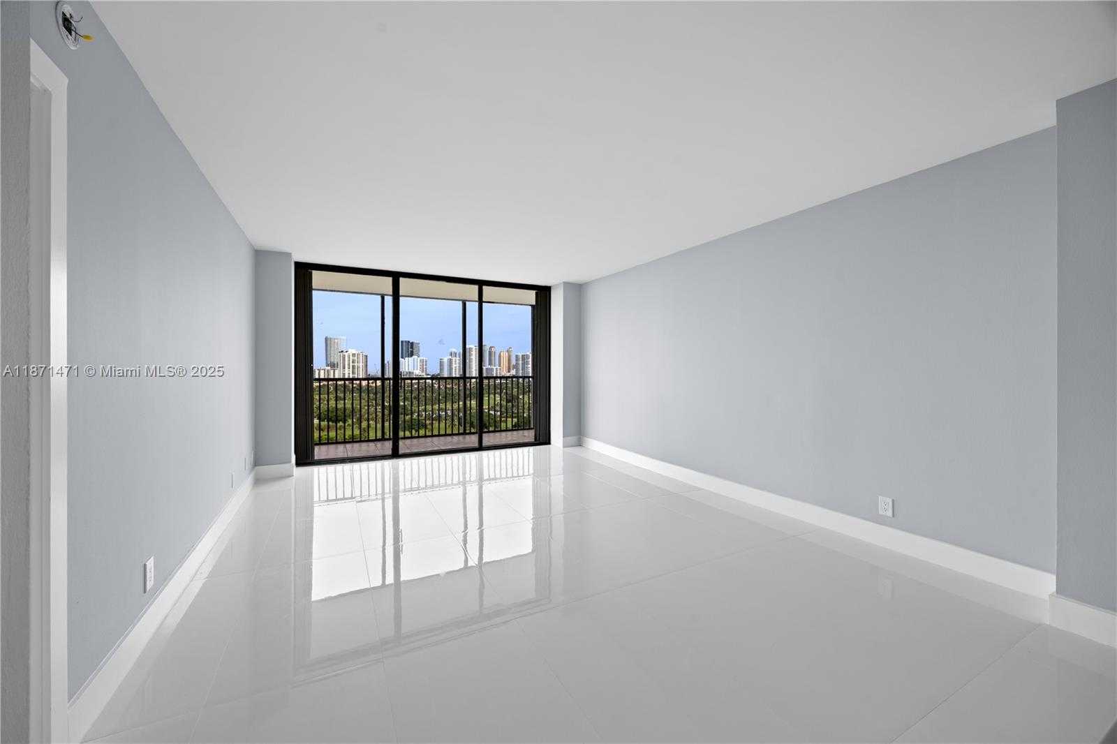 Small Image of 20335 E Country Club Dr, Aventura, FL 33180, USA Number 9