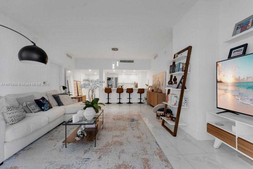 Small Image of 1800 NORTH BAYSHORE DR #614, Miami Number 14