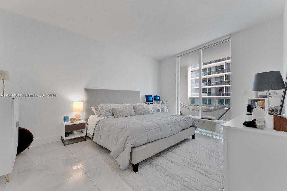 Small Image of 1800 NORTH BAYSHORE DR #614, Miami Number 18