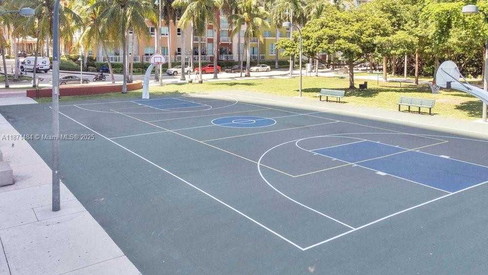 Small Image of 1800 NORTH BAYSHORE DR #614, Miami Number 24