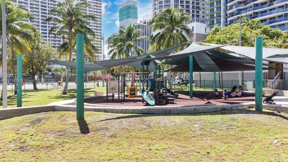 Small Image of 1800 NORTH BAYSHORE DR #614, Miami Number 32