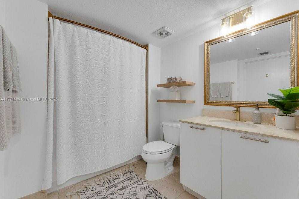 Small Image of 1800 NORTH BAYSHORE DR #614, Miami Number 5