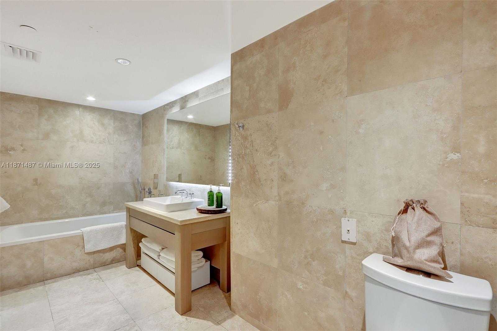 Small Image of 102 24TH ST #1213, Miami Beach Number 12