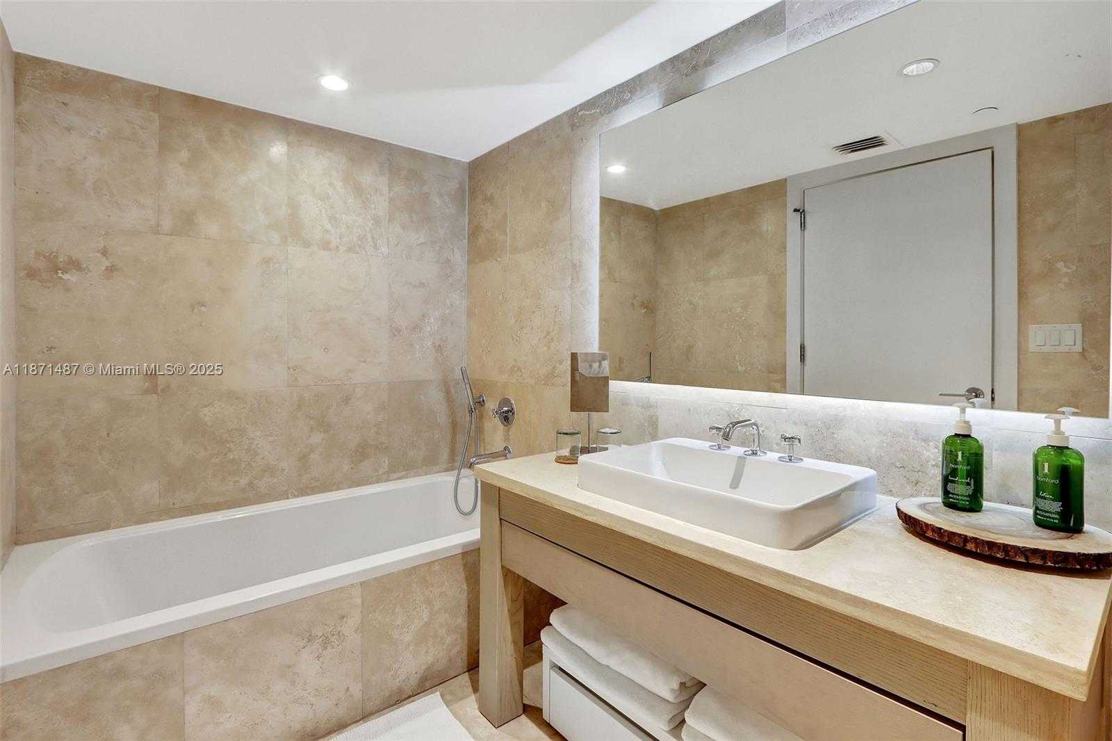 Small Image of 102 24TH ST #1213, Miami Beach Number 14