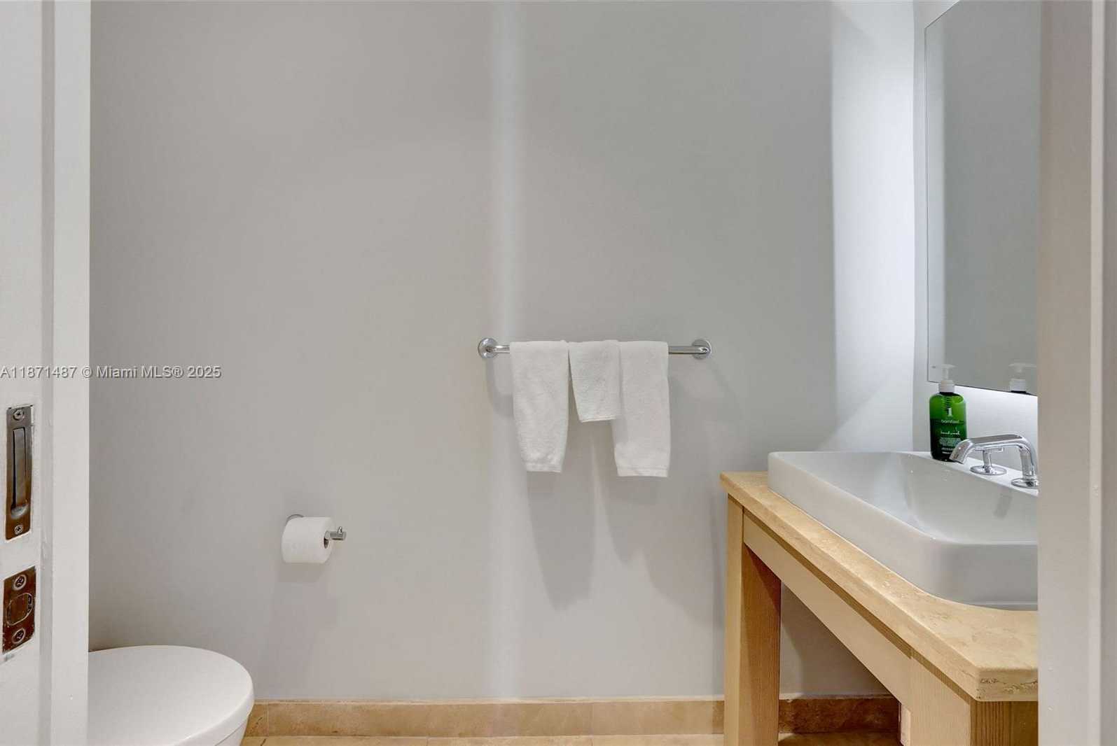 Small Image of 102 24TH ST #1213, Miami Beach Number 18