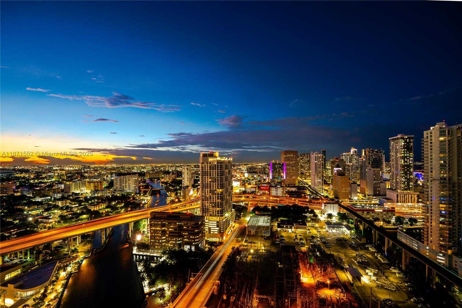 Small Image of 185 SOUTH WEST 7TH ST #3609, Miami Number 24