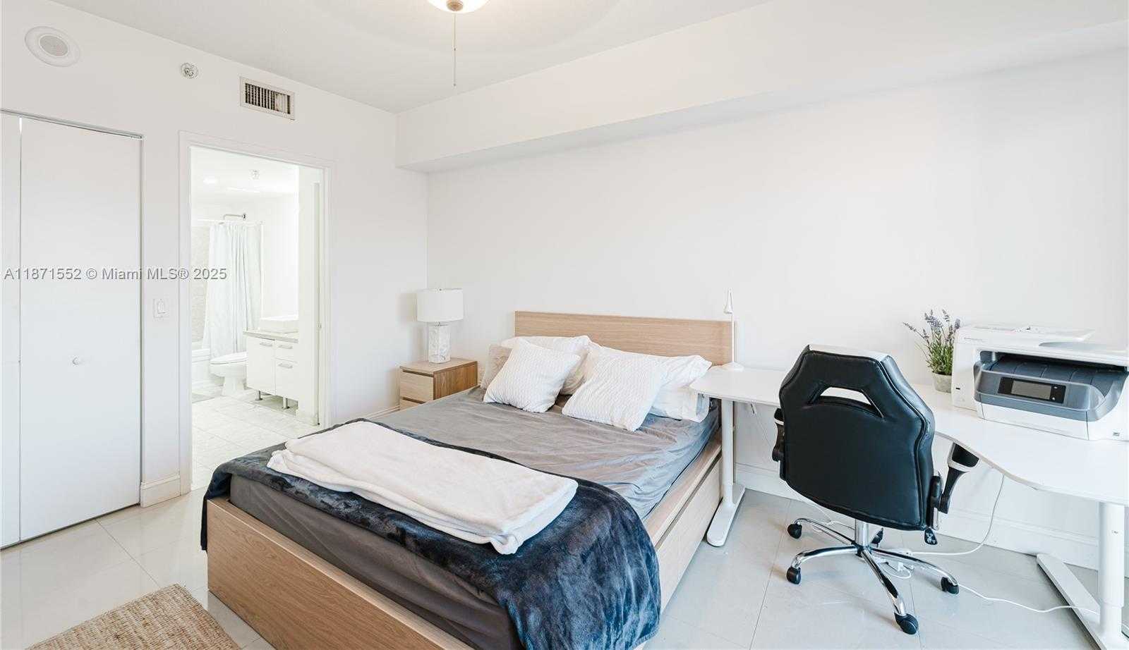 Small Image of 185 SOUTH WEST 7TH ST #3609, Miami Number 30