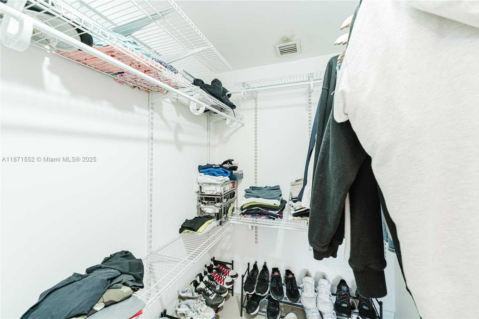 Small Image of 185 SOUTH WEST 7TH ST #3609, Miami Number 31