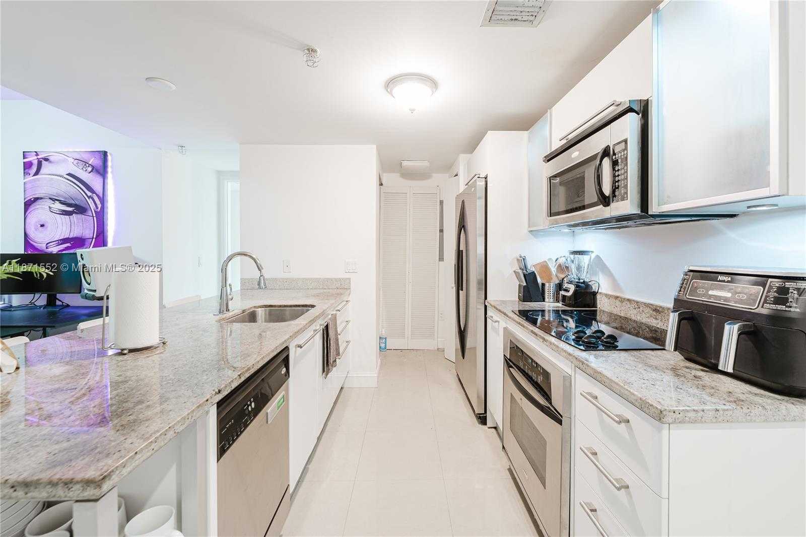 Small Image of 185 SOUTH WEST 7TH ST #3609, Miami Number 5