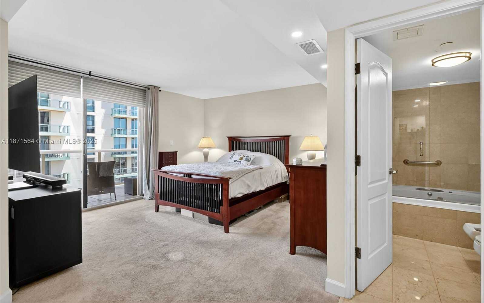 Small Image of 5757 COLLINS AVE #801, Miami Beach Number 10