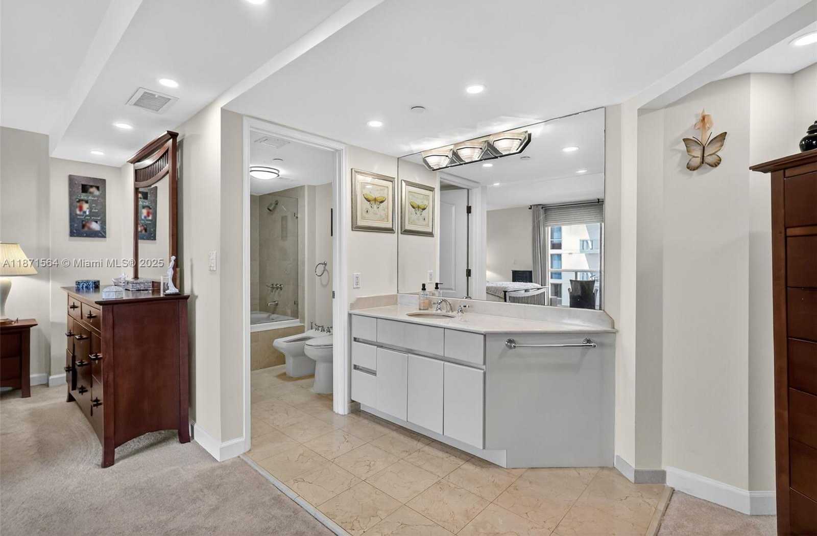 Small Image of 5757 COLLINS AVE #801, Miami Beach Number 14