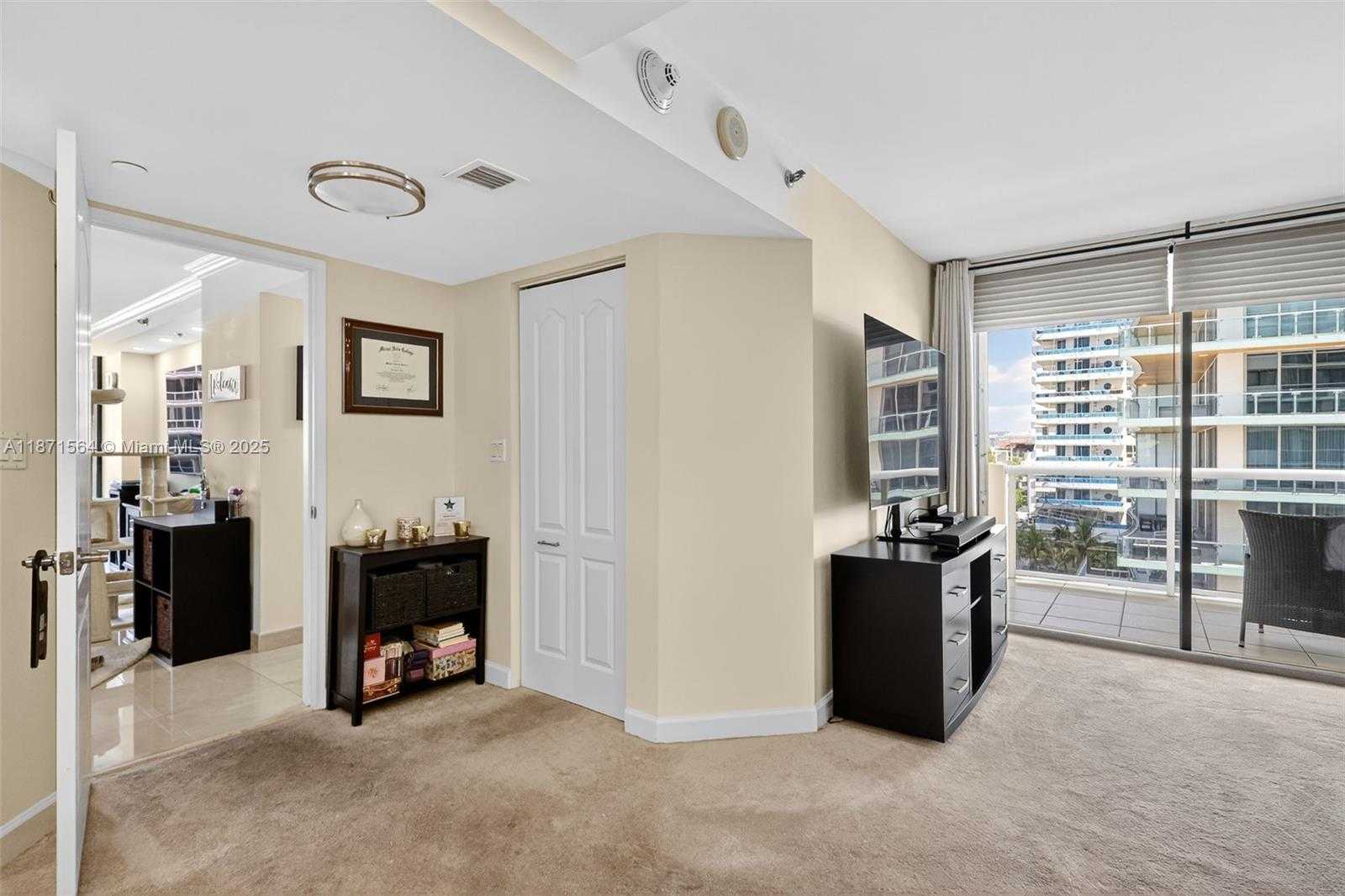 Small Image of 5757 COLLINS AVE #801, Miami Beach Number 15