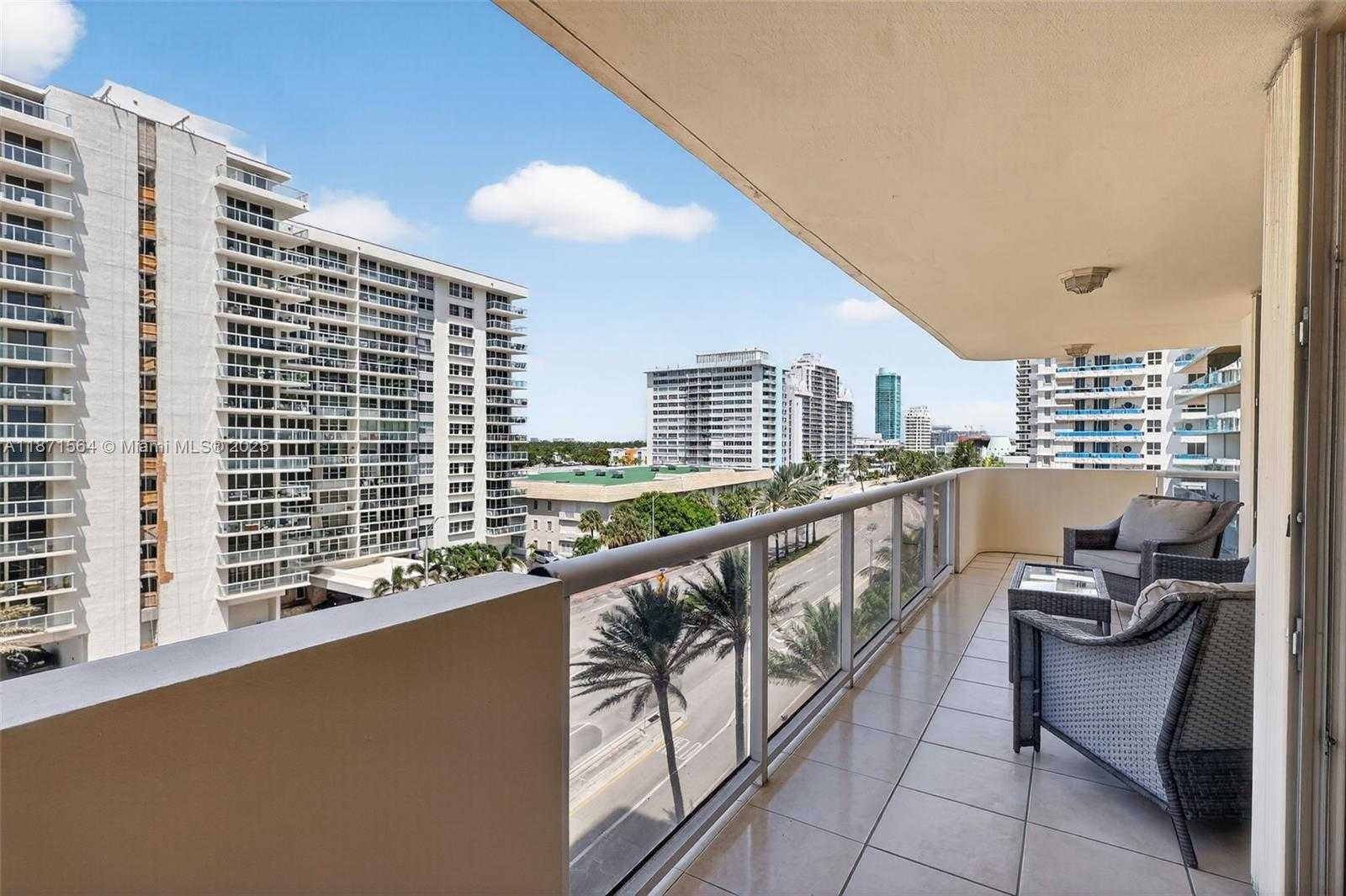 Small Image of 5757 COLLINS AVE #801, Miami Beach Number 22
