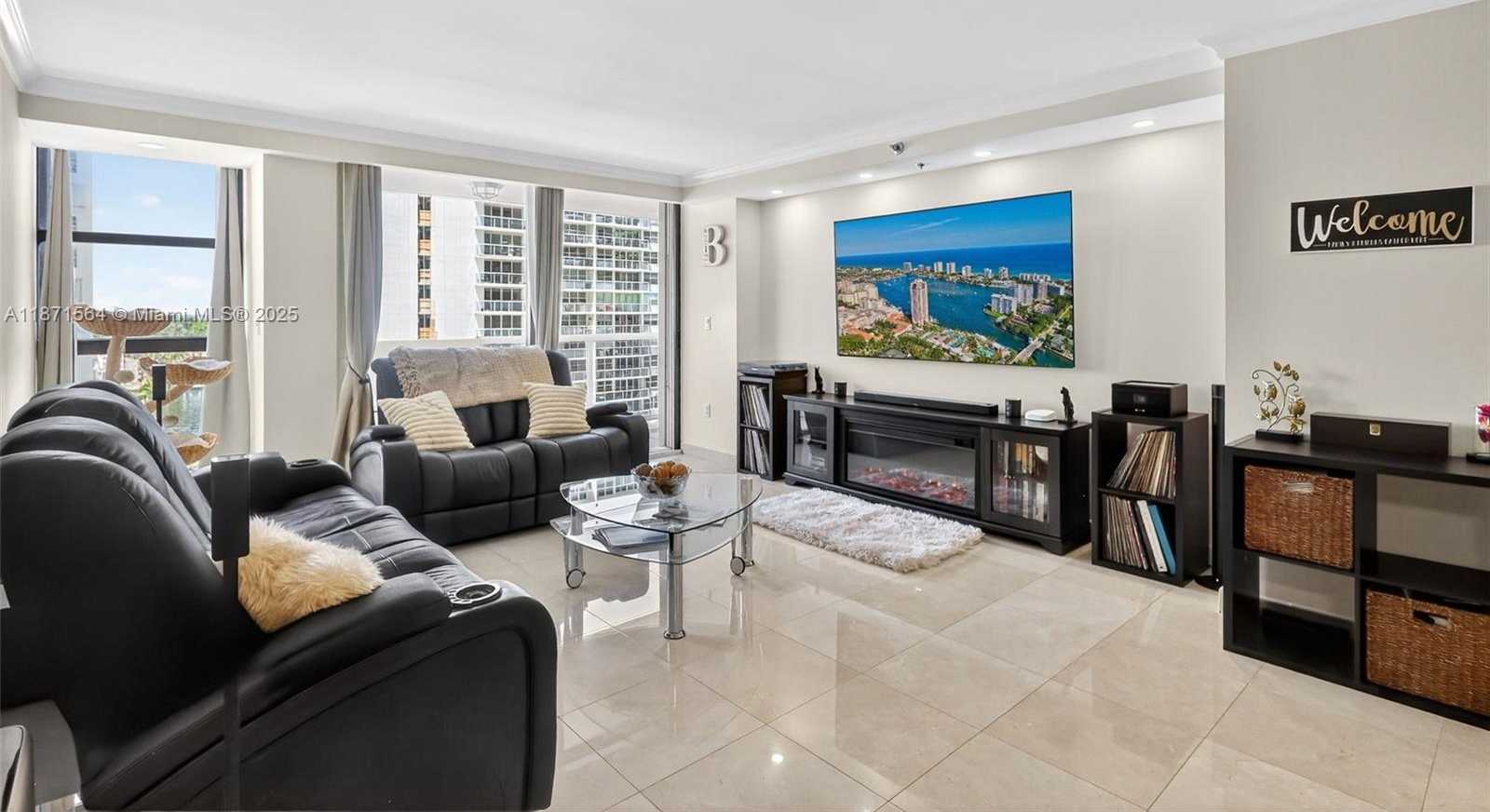 Small Image of 5757 COLLINS AVE #801, Miami Beach Number 3