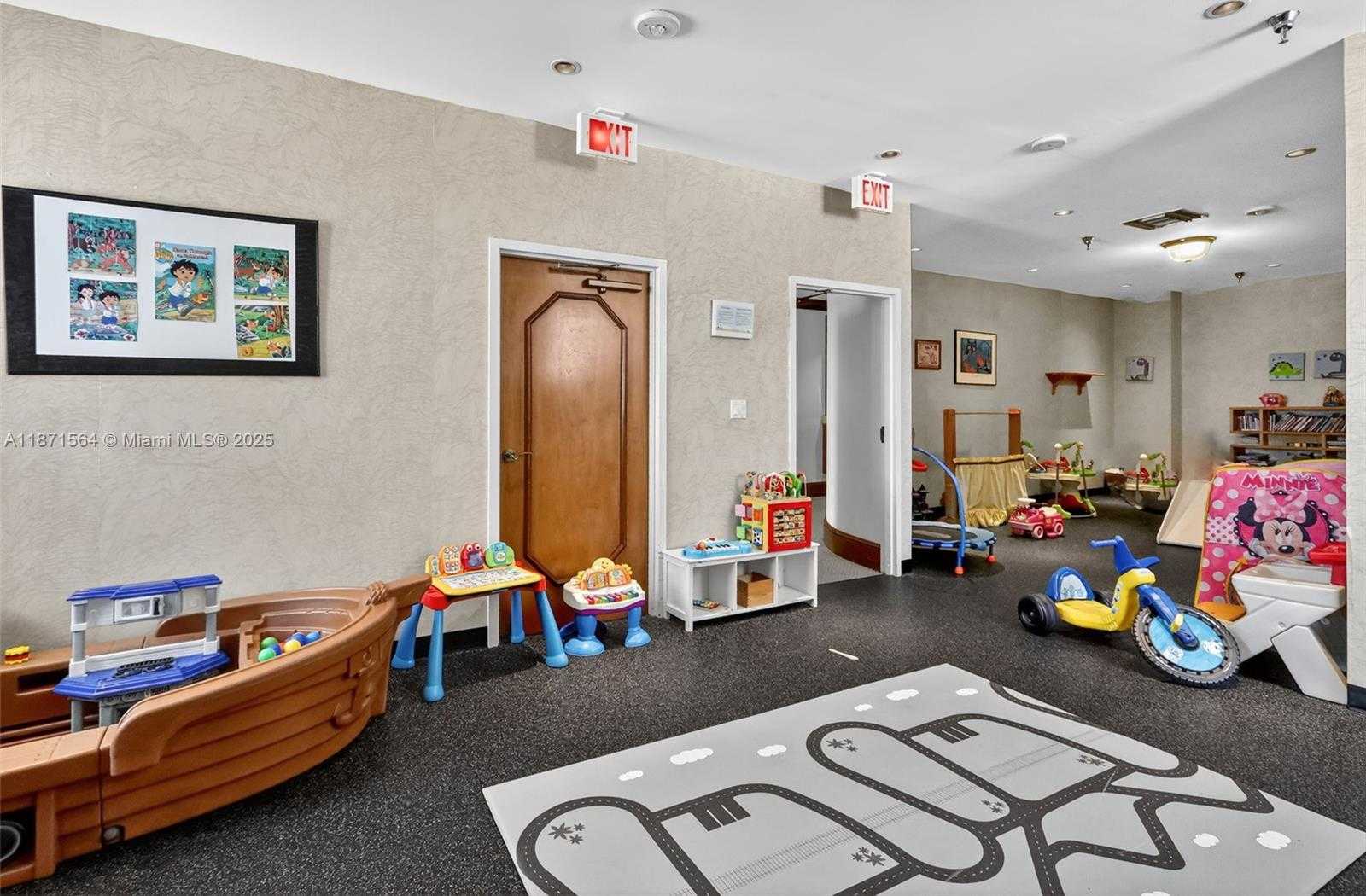 Small Image of 5757 COLLINS AVE #801, Miami Beach Number 39