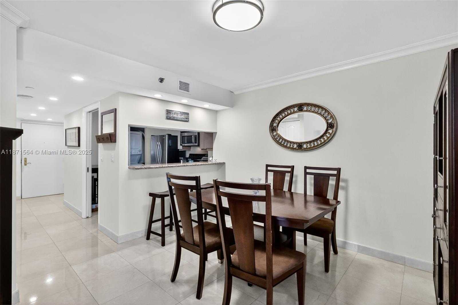 Small Image of 5757 COLLINS AVE #801, Miami Beach Number 9