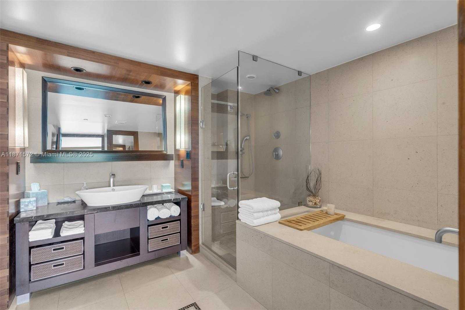 Small Image of 6801 COLLINS AVE #706 (Door 720), Miami Beach Number 11