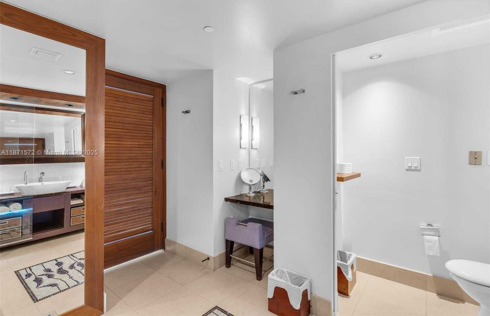 Small Image of 6801 COLLINS AVE #706 (Door 720), Miami Beach Number 14
