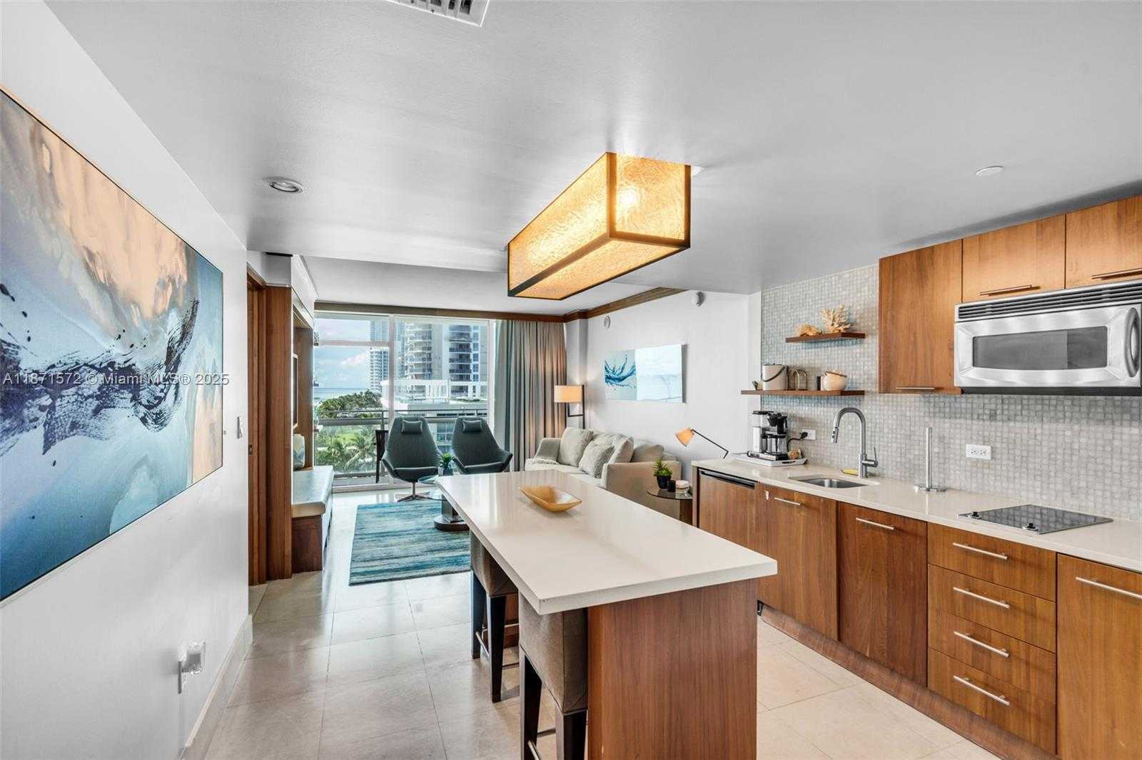 Small Image of 6801 COLLINS AVE #706 (Door 720), Miami Beach Number 3