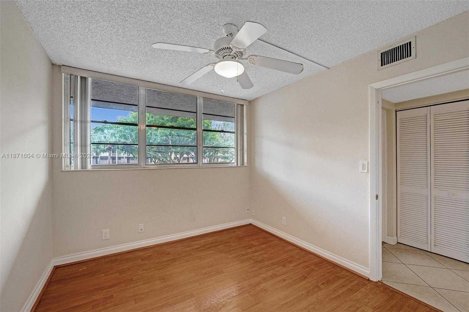 Small Image of 1900 SABAL PALM DR #201, Davie Number 27