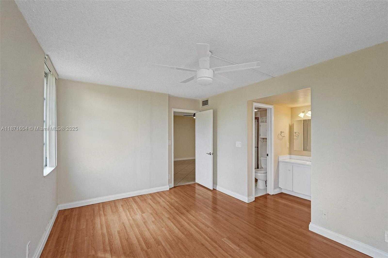 Small Image of 1900 SABAL PALM DR #201, Davie Number 34