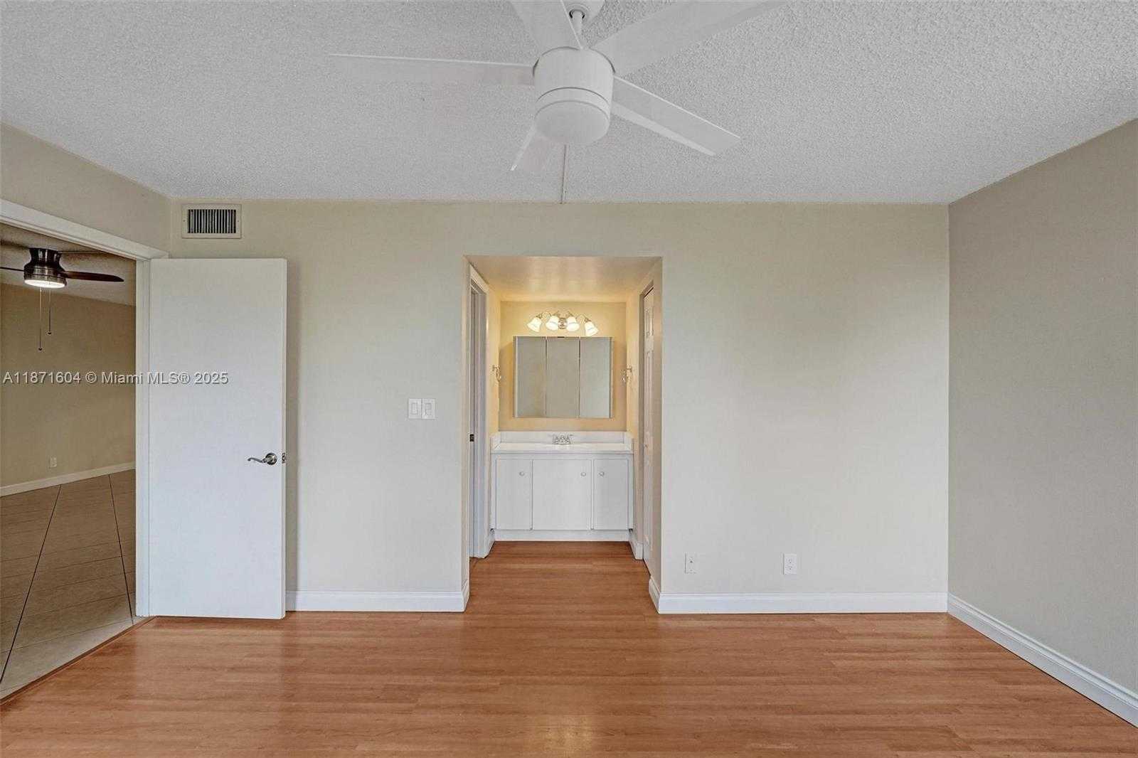 Small Image of 1900 SABAL PALM DR #201, Davie Number 36